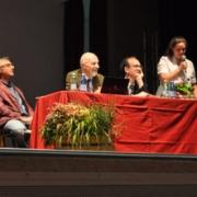 TeatroLipomo12ottobre2018-300×221 Foto del banco dei relatori al Teatro Lipomo, Como, 12 ottobre 2018.